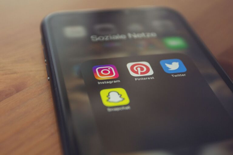 Photos gratuites de appareil intelligent, application mobile, applications